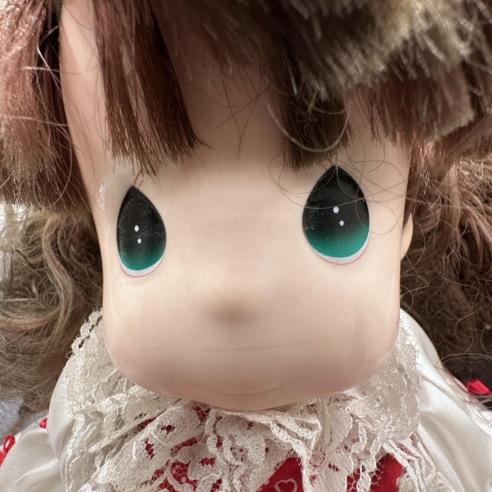 Vtg Precious Moments Doll In Red And White Dress W/ Hearts. Locket Necklace 1991 - Picture 3 of 10